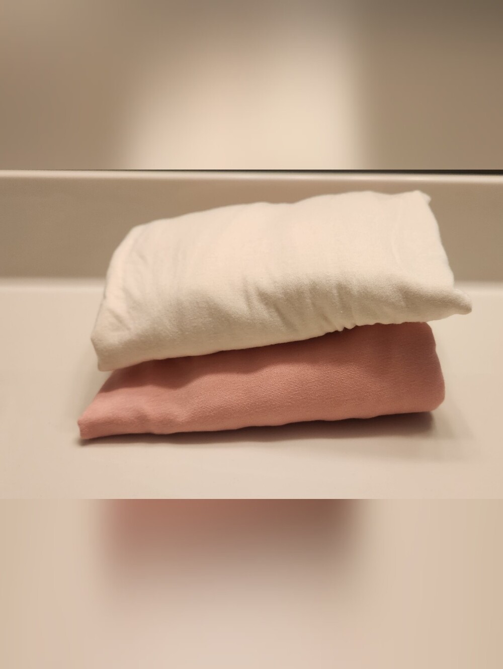 Bundle Of 2 Knee Length Skirts Size L Gap White And Isaac Mizrahi Blush